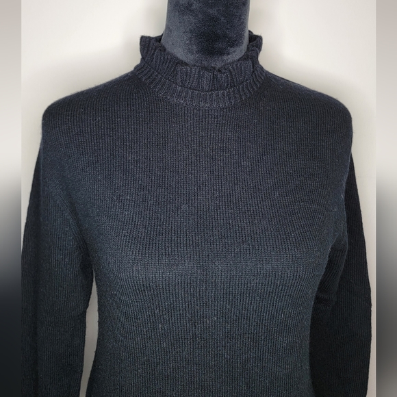 J Crew Lambs Wool Blend Long Sleeve Black Ruffled Collar Keyhole Sweater Size S - Picture 3 of 13
